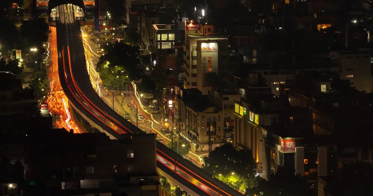 Gurugram Vs Noida For Luxury Homebuyers In 2026: Price, Metro, Infrastructure Comparison