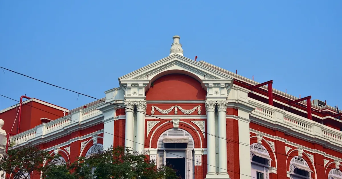 Kolkata Property Buyer's Guide 2026: Em Bypass, New Town & South Kolkata Prices, Metro Expansion & Best Projects