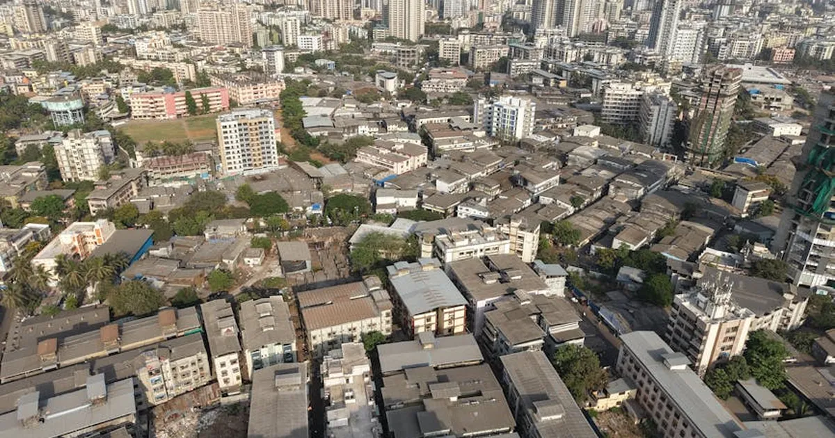 Hiranandani Group Enters Mumbai Redevelopment Market With Agreements For Two Housing Societies In Bandra And Versova