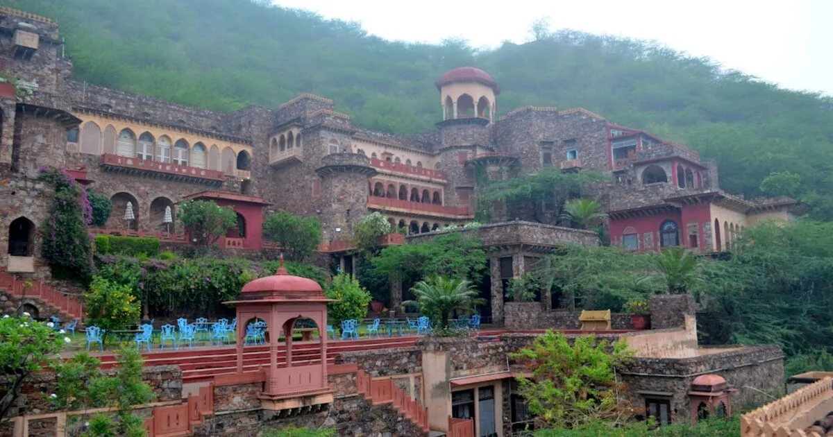 Godrej Properties, The Company Has Also Won A Bid To Acquire A 5-acre Plot Of Land In Kolkata. It Will Build A Housing Project On This Site And Expects About ₹1,650 Crore In Revenue.