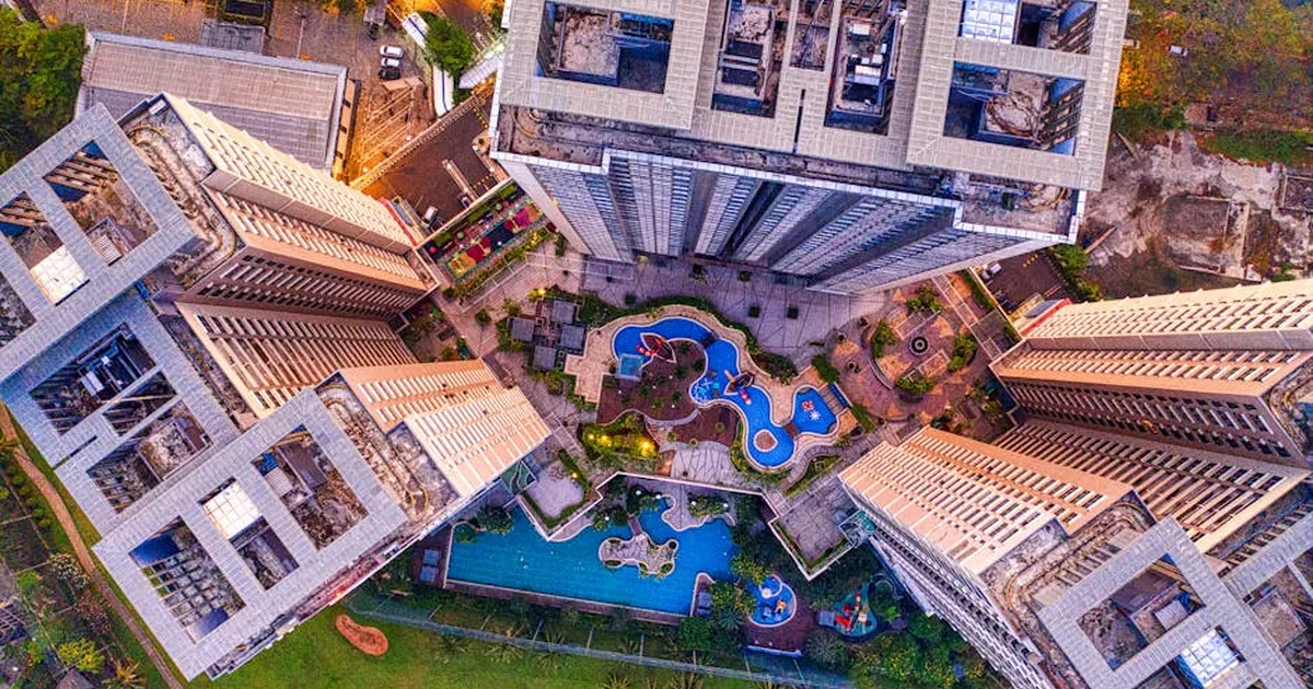 Smartworld Developers Sector 98 Noida Mixed-use Project — 1 BHK Suites, 2 BHK Suites, 3 BHK, 4 BHK — Sector 98, Noida Expressway — Noida