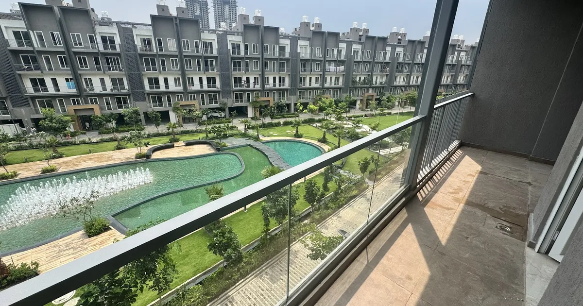 Smartworld Sector 61 Golf Course Extension Road Gurugram